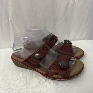 Taos Sandals Womens Size 7 Miracle Red Leather Slip On Comfort Medallion